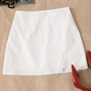 NWT Women's White Mini Skirt with Front Slit, Size Medium (M), Elastic Waist